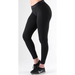 Gym shark leggings